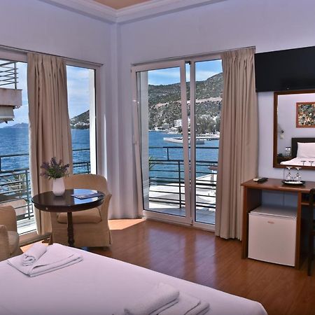 Grand Hotel Loutraki 외부 사진